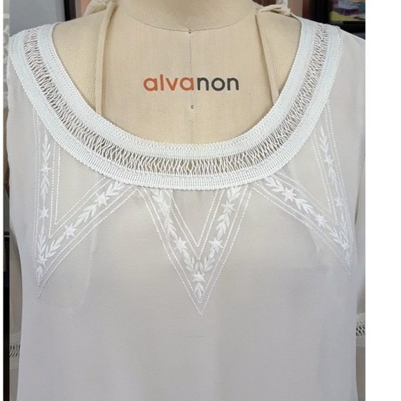 Reitman 3/4 Sleeve White Top w/EMB and Lace trims - Picture 3 of 5